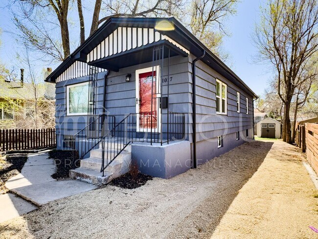 Building Photo - Downtown Ranch Home with View of Pikes Peak