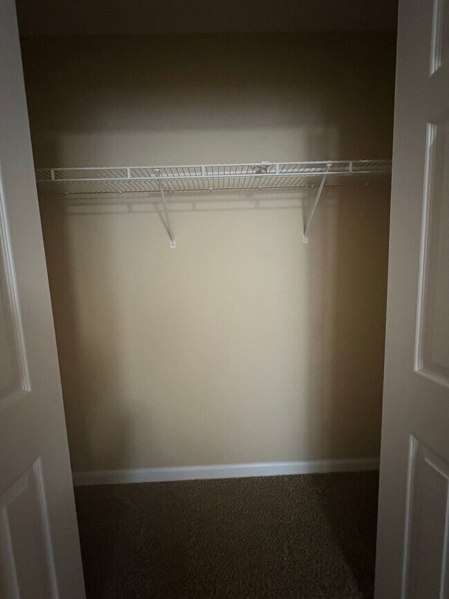 Building Photo - Briarwood West!!!