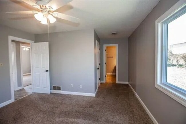 Building Photo - Gorgeous Corner lot Home for Rent!