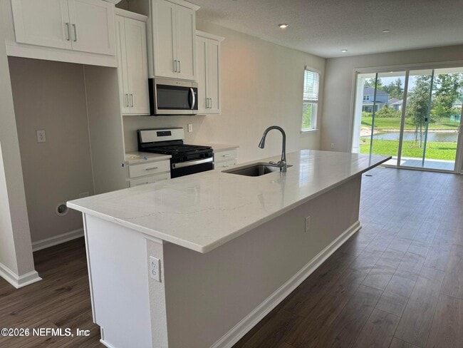 Building Photo - 41 Spruce Hl Pt