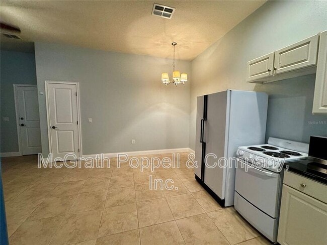 Building Photo - 2031 Indian Sky Cir