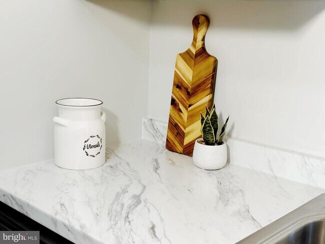 Building Photo - 112 Duvall Ln