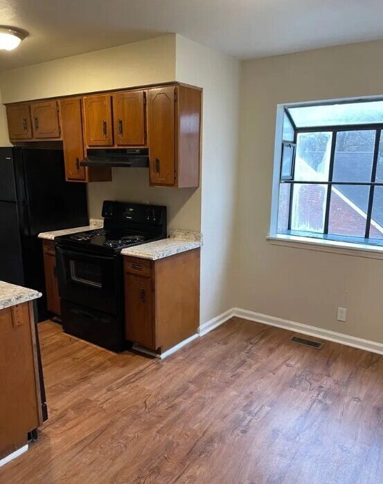 Building Photo - "Charming 3-Bedroom Retreat with Fireplace in Prime Jonesboro Location!"