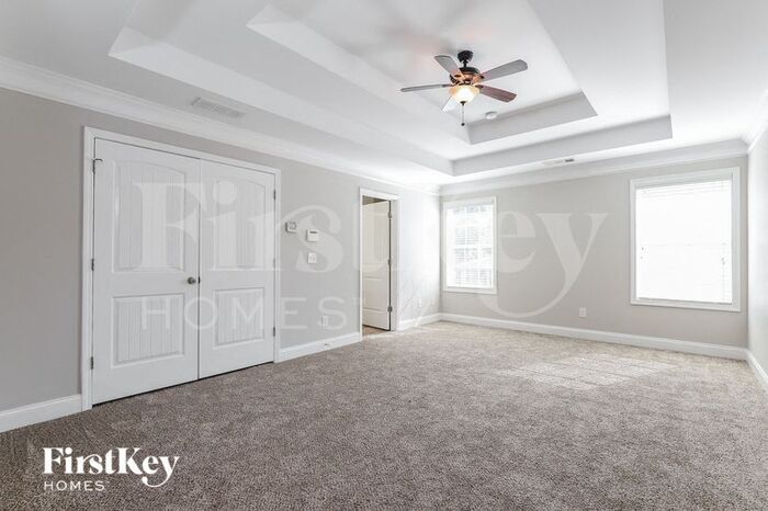 Building Photo - 6267 Cove Creek Dr