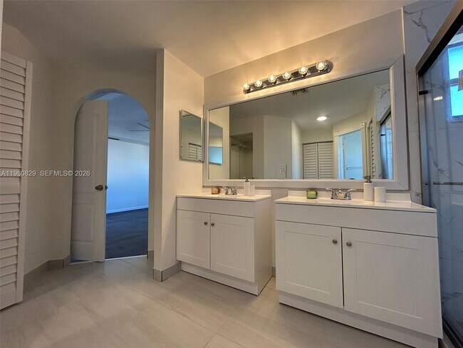 Building Photo - 9204 SW 167th Pl