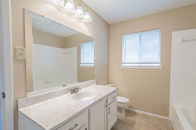 Building Photo - 2516 Orion Dr