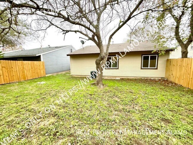 Building Photo - 5523 Rangeland St