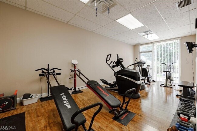 Building Photo - 2244 Winkler Ave