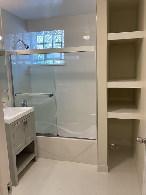 Bathroom 2 - 2858 W Shakespeare Ave