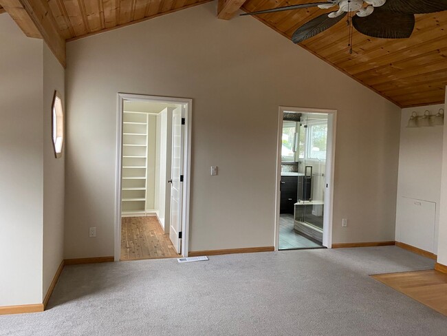 Building Photo - 3 Bed/2Bath Ready to Move In