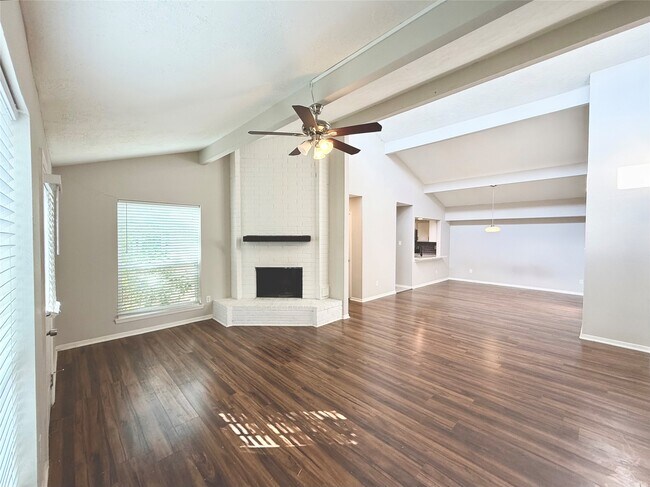 Primary Photo - 4223 Amir St