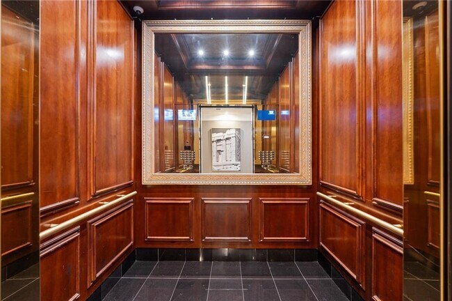Building Photo - 3334 Peachtree Rd NE