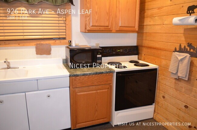 Building Photo - 926 Park Ave