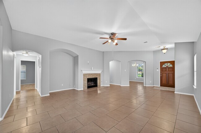 Building Photo - 1907 Meadow Edge Ln