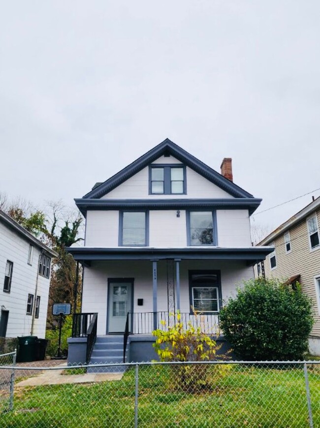 Building Photo - 6 bed-1.5 bath Updated home in Walnut Hills