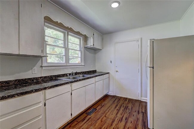Building Photo - 3445 Doster Way