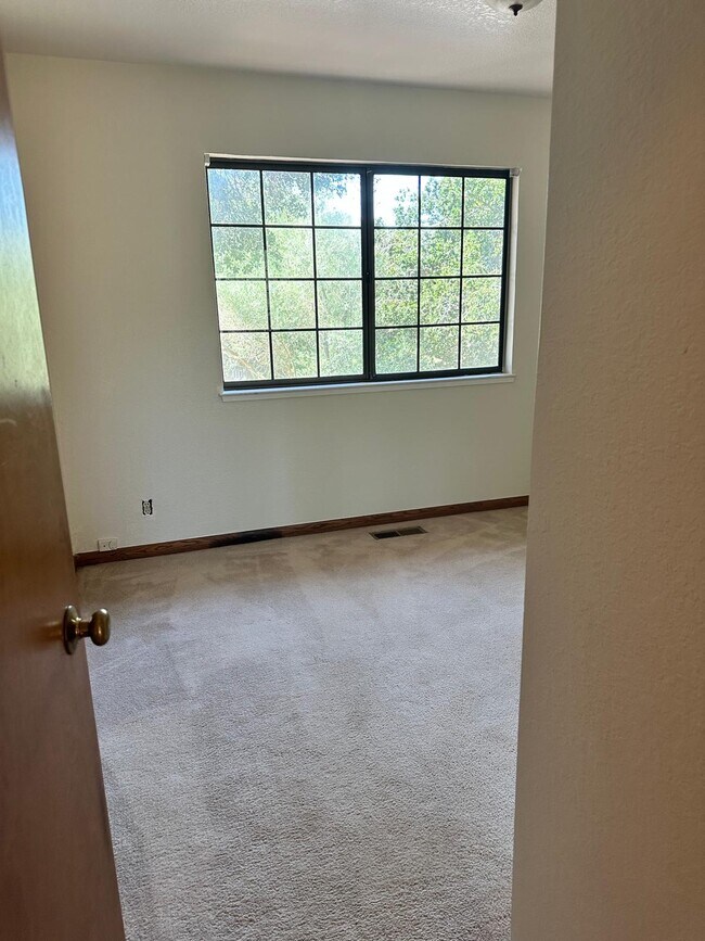 Building Photo - 2431 Rifle Range Dr