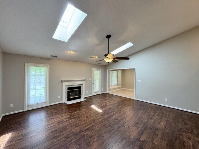 Building Photo - Gorgeous Ranch Style Home in Garner!