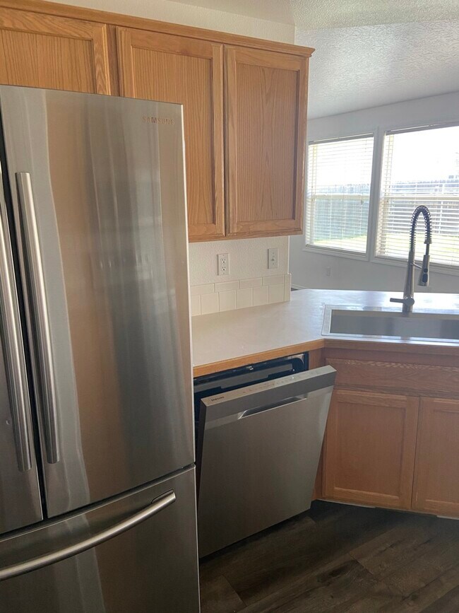 Building Photo - 1745 Challis Dr