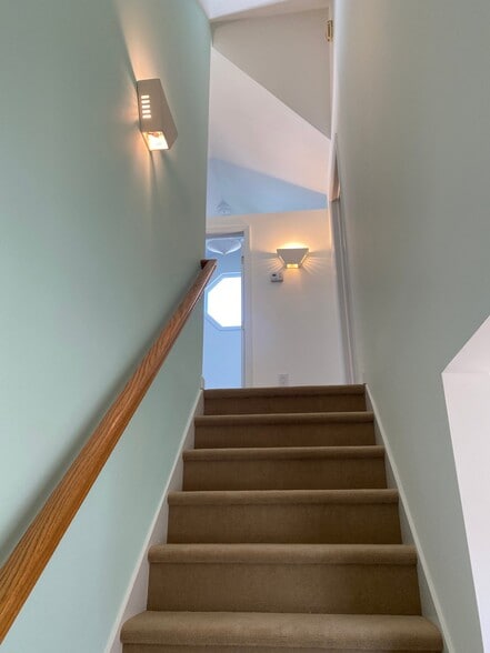 Building Photo - 18 Berrian Pl