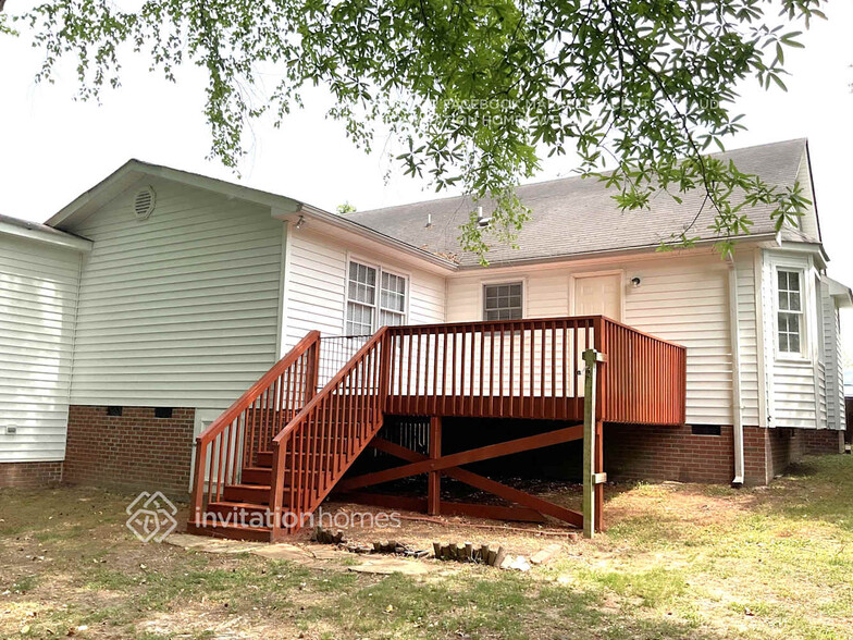 Building Photo - 1128 Holly Pointe Dr