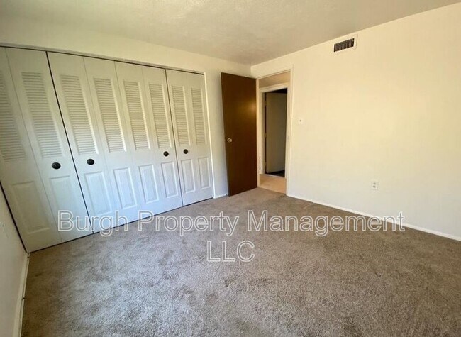 Building Photo - 27708 Evergreen Run