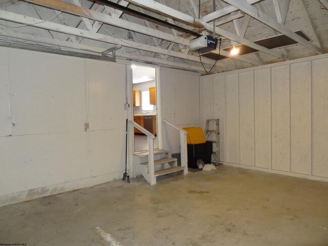 Building Photo - 1002 Bakers Ridge Rd