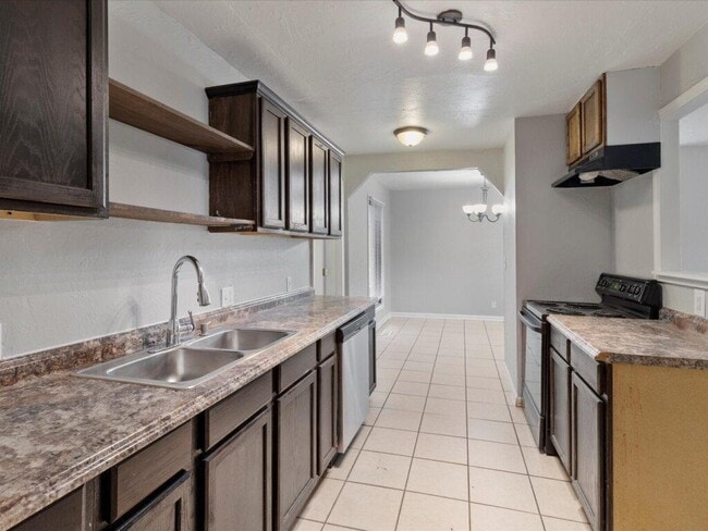 Building Photo - 5937 NW 58th Terrace