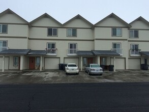Building Photo - 531 E St