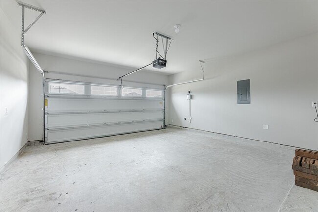 Building Photo - 503 Spring Flower Ct