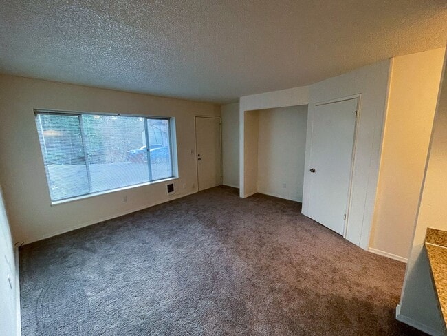 Interior Photo - #299 JANEWOOD WEST