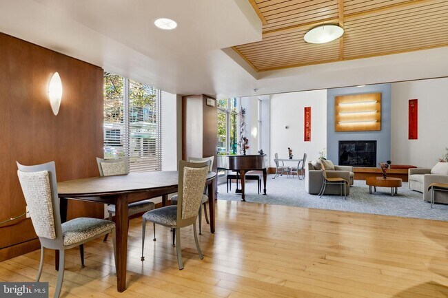 Building Photo - 2200 N Westmoreland St