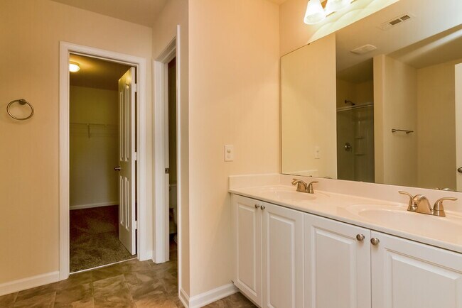 Building Photo - 14130 Waterlyn Dr