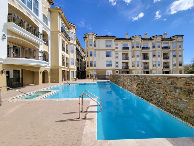 Building Photo - 7575 Kirby Dr
