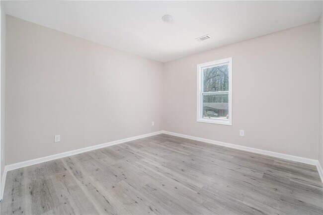 Building Photo - 665 S Eugenia Pl NW