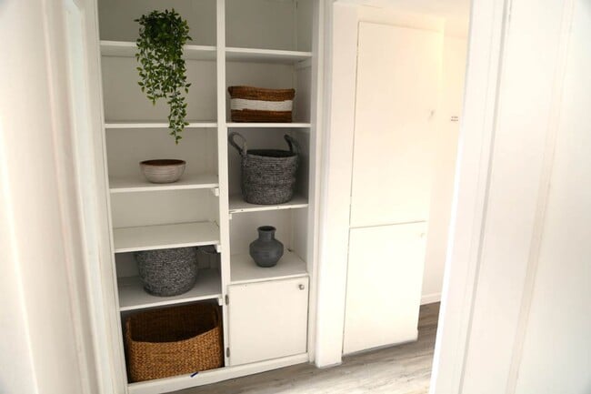 Building Photo - 2bed/1bath with a shop