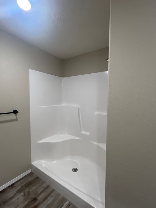 Building Photo - Sit Back, Relax. Your New home Awaits.