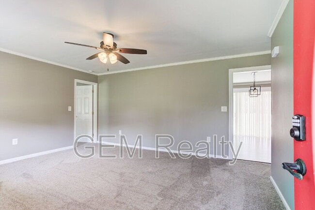 Building Photo - 15617 Mockingbird Ln