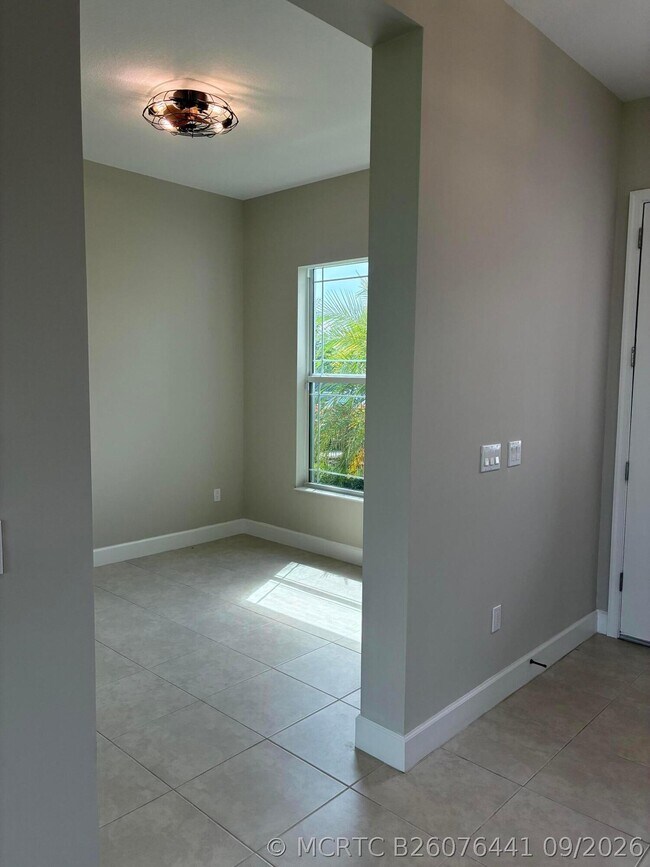 Building Photo - 5518 Macoon Wy