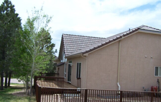 Building Photo - 2361 Craycroft Dr
