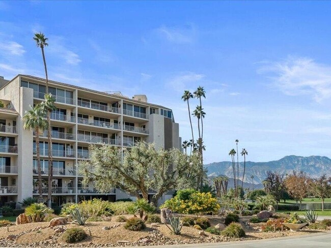 Building Photo - 899 Island Dr