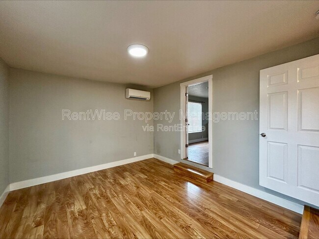 Building Photo - 3424 Clay St