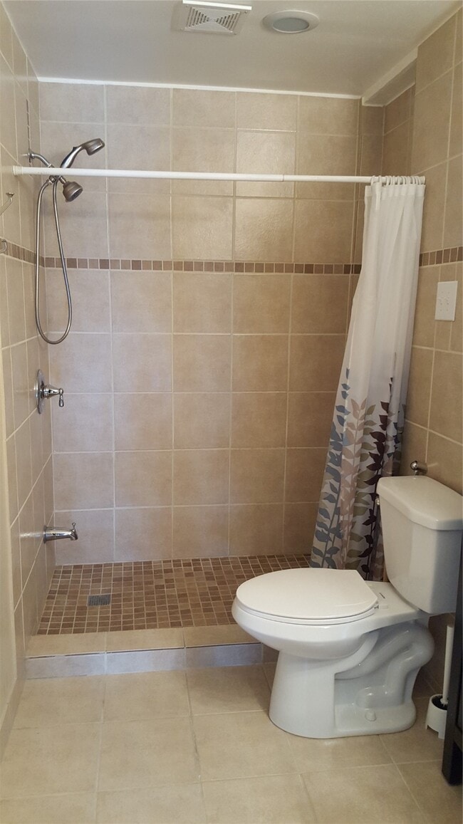 Building Photo - 8483 Sands Point Dr