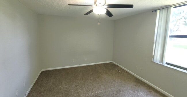 Building Photo - 820 Lavers Cir