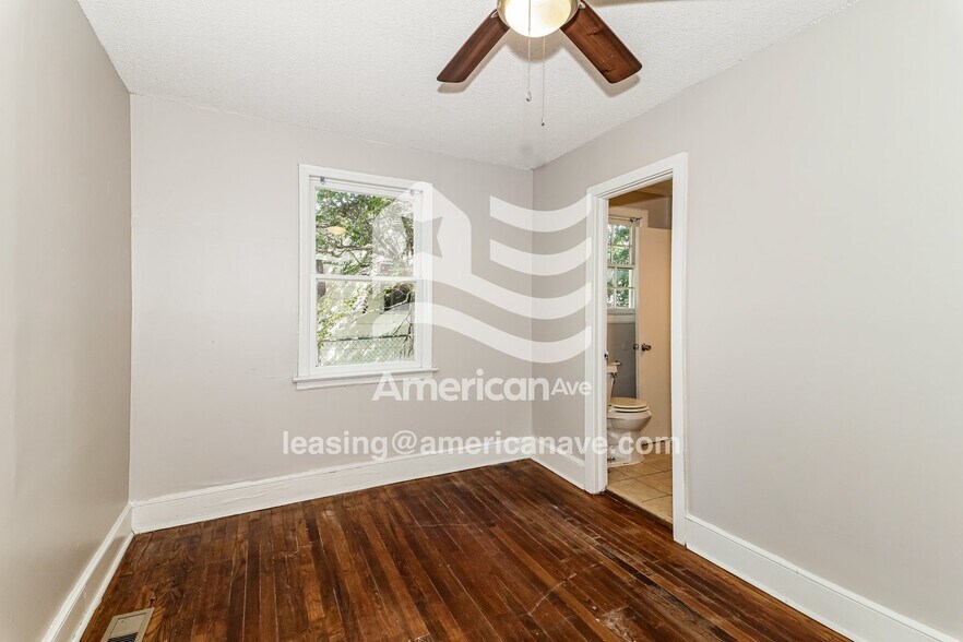Building Photo - 207 Branham St