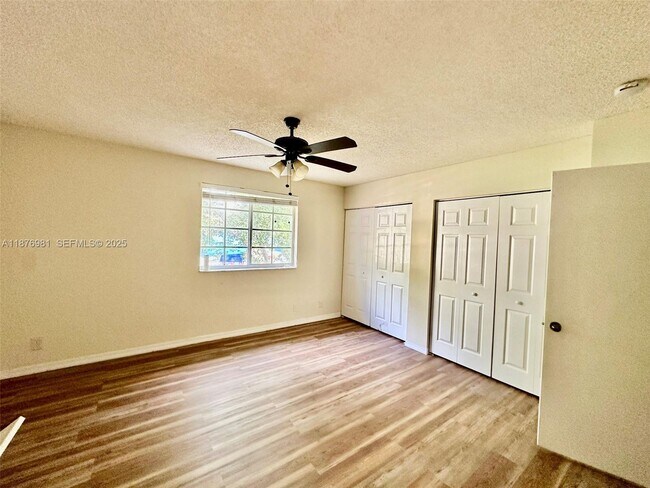 Building Photo - 3877 San Simeon Cir