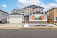 Building Photo - Exquisite 3/2.5 + Inlaw Quarters!  ELK GRO...