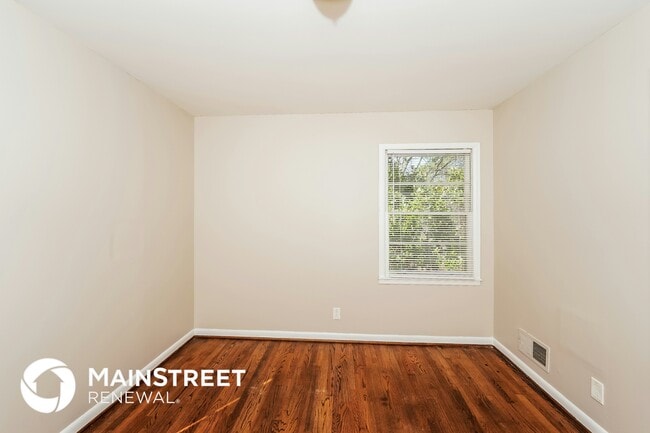 Building Photo - 2237 5th St NE