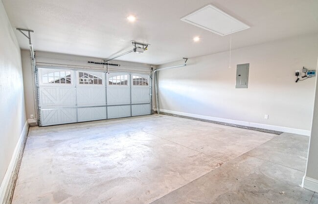 Building Photo - 6903 Tin Trl