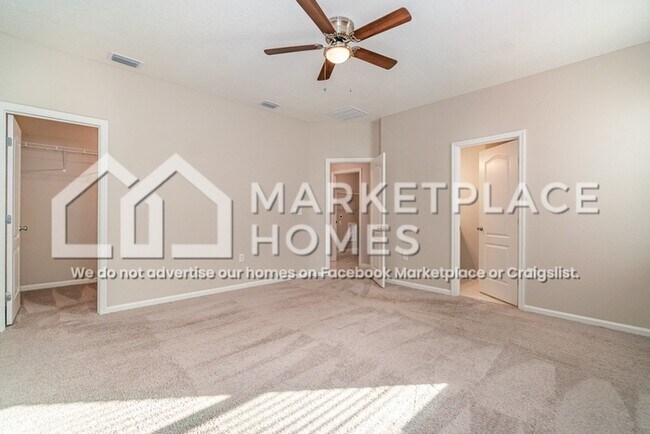 Building Photo - 11033 Stapleton Dr